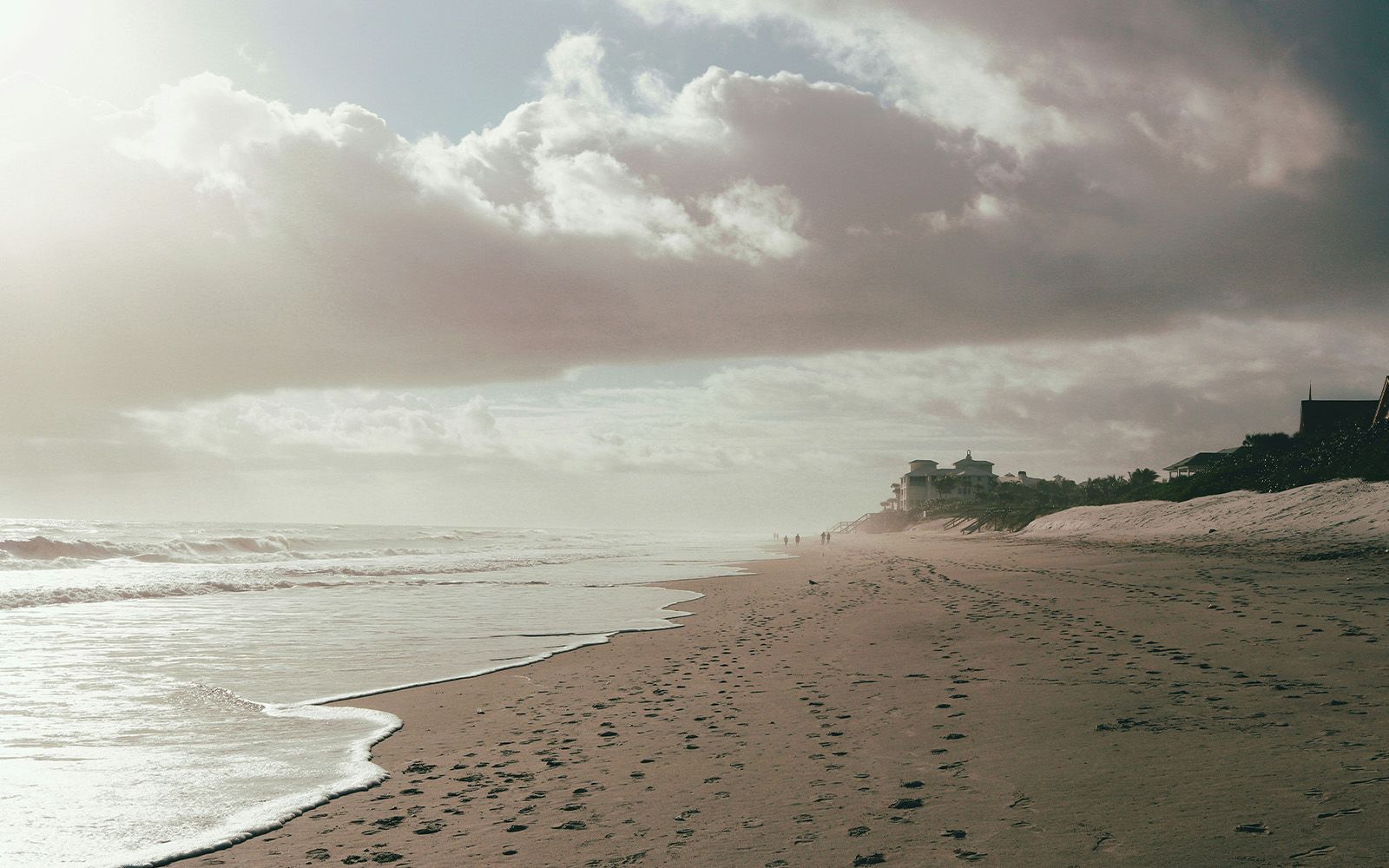 Quiet beach on the Treasure Coast